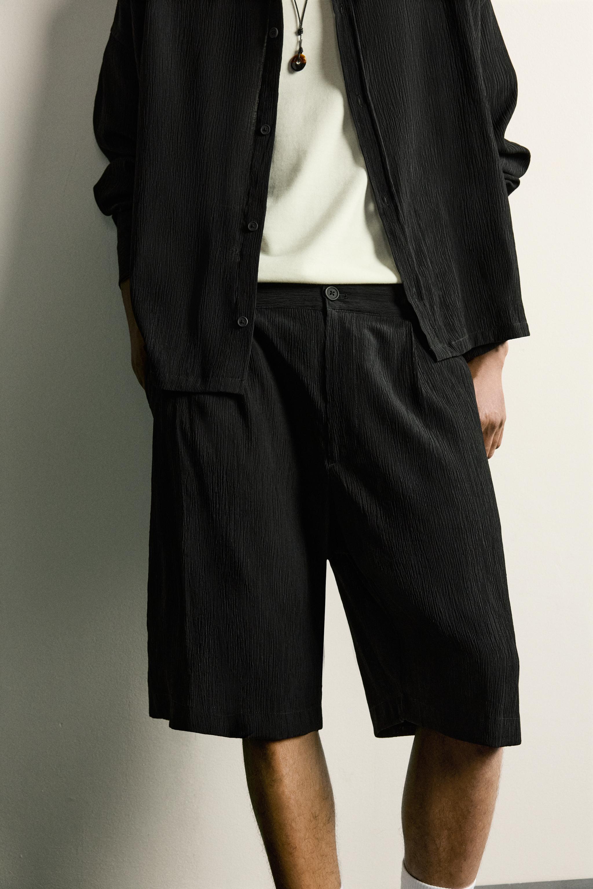 TEXTURED RELAXED FIT SHORTS